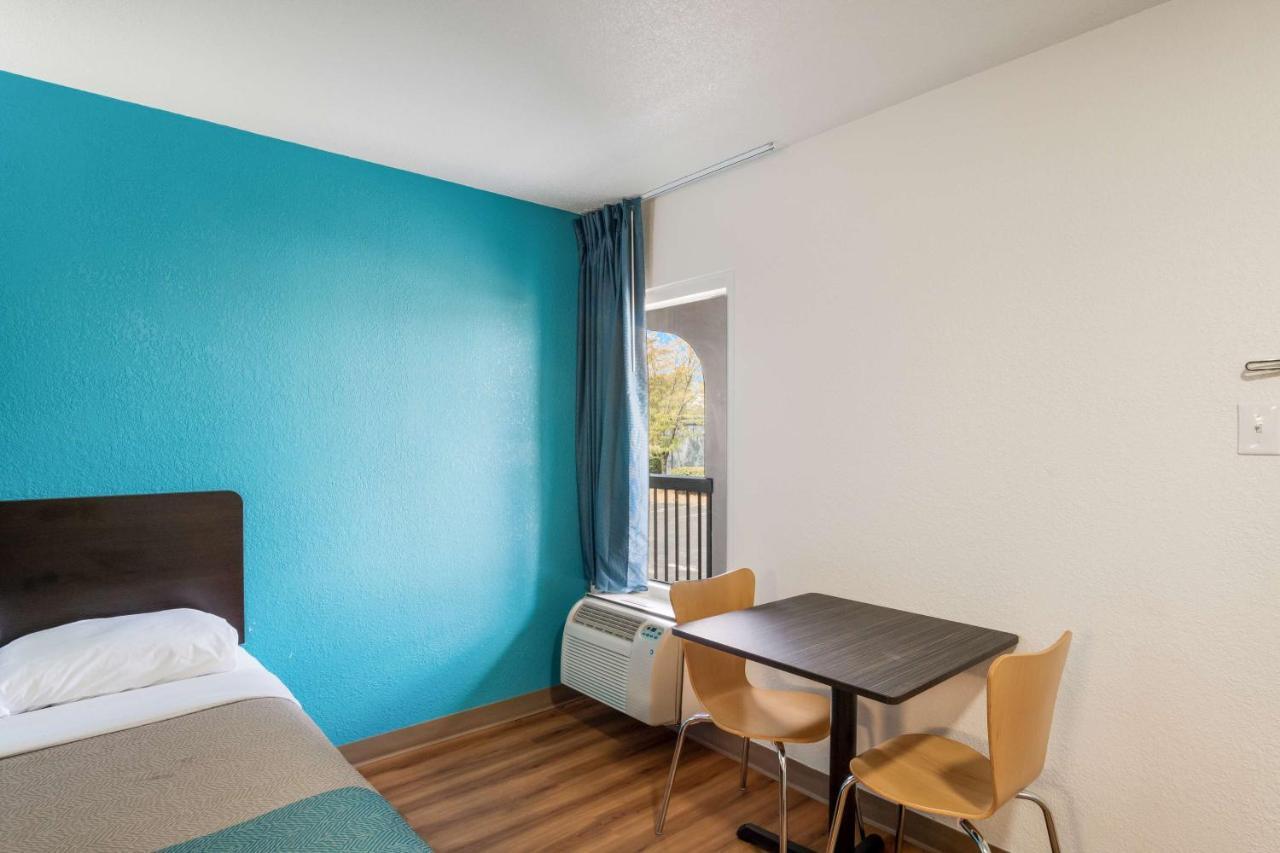 Motel 6-Lexington, Ky - Airport Екстер'єр фото