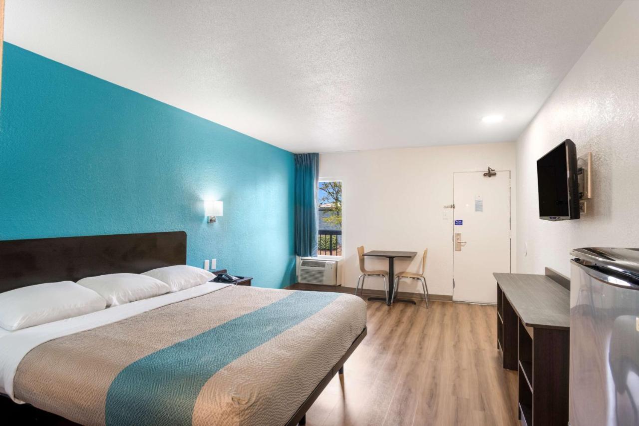 Motel 6-Lexington, Ky - Airport Екстер'єр фото